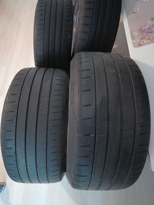 Vând un set de jante cu anvelope O.Z. Futura r18. 5×112/5×120