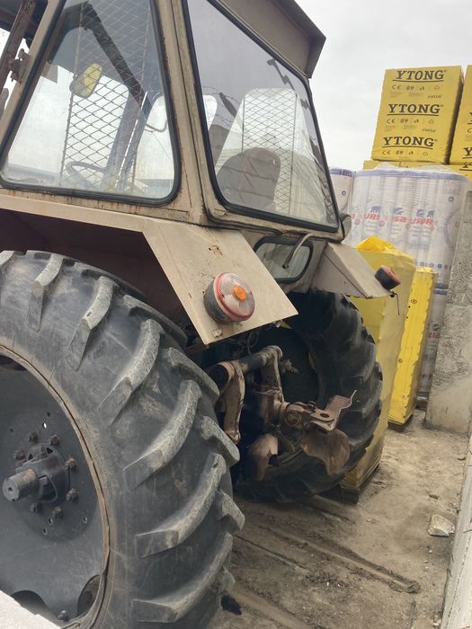 Vand tracor U 651 de la armata inmatriculabil schmb cu cherestea