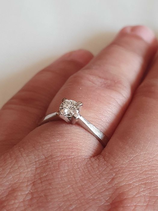 Poarta un diamant solitaire logodna aur 18k diamant natural 0,3ct VVS