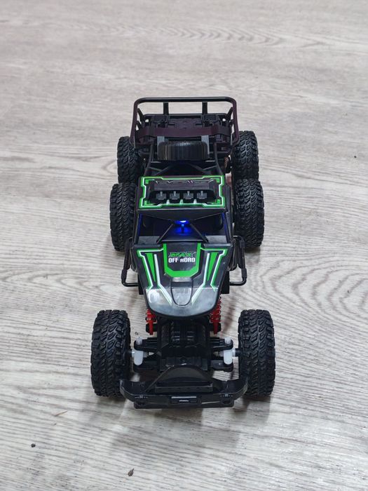 Продаётся машина с радио управлением 3+