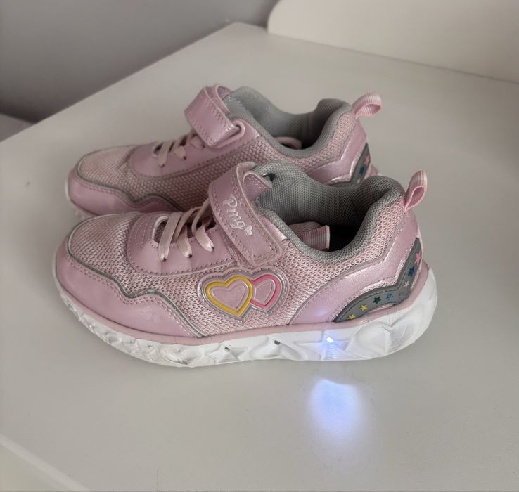 Детски пролетни  светещи обувки Primigi