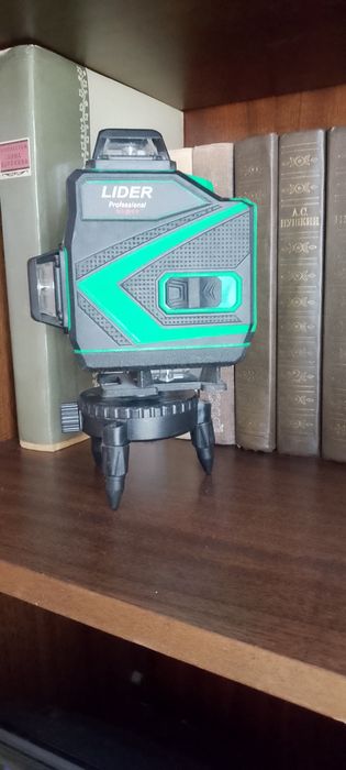 Лидер лазерный уровень