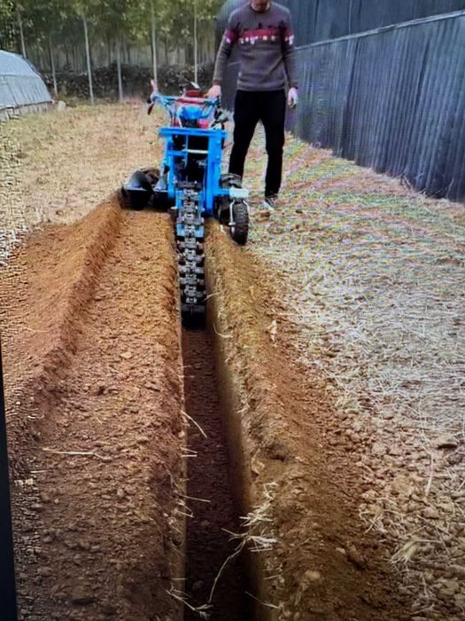 Самоходный дизельный ТРАНШЕЕКОПАТЕЛЬ !