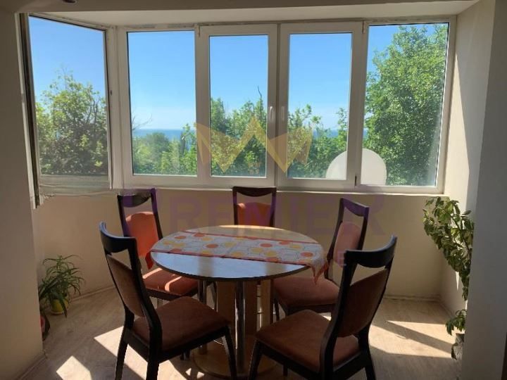 Дава се под наем Мезонет в Варна, Бриз - 110 кв.м за 850 € - Снимка #4