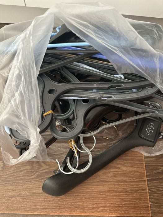 Вешалки для одежды