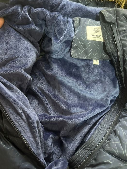 Продается зимний комбинезон для малыша