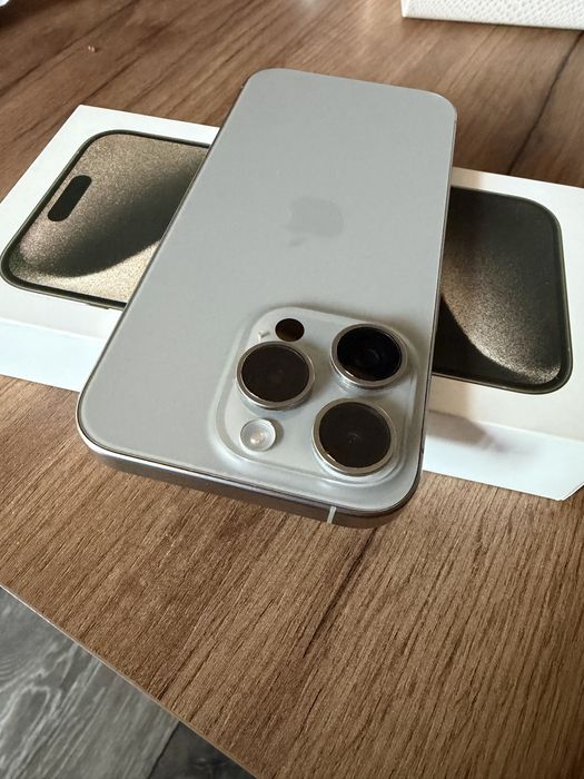 iPhone 15 pro natural titanium 128gb