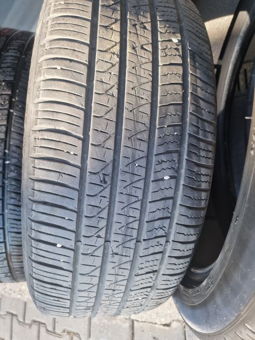 Pirelli Scorpion 245/45/21 all season