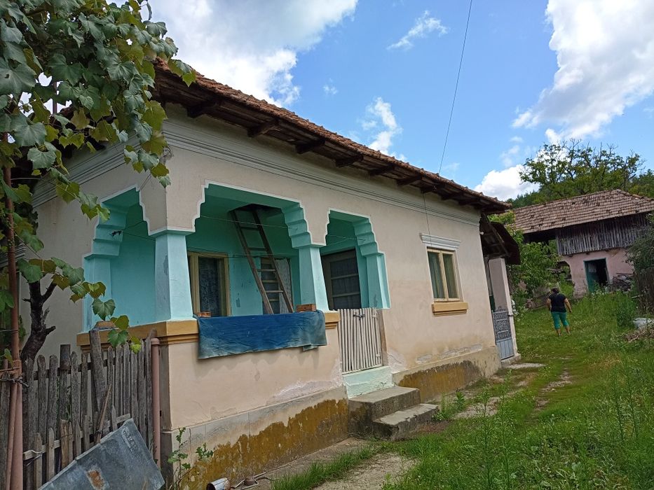 Casa de vânzare ..