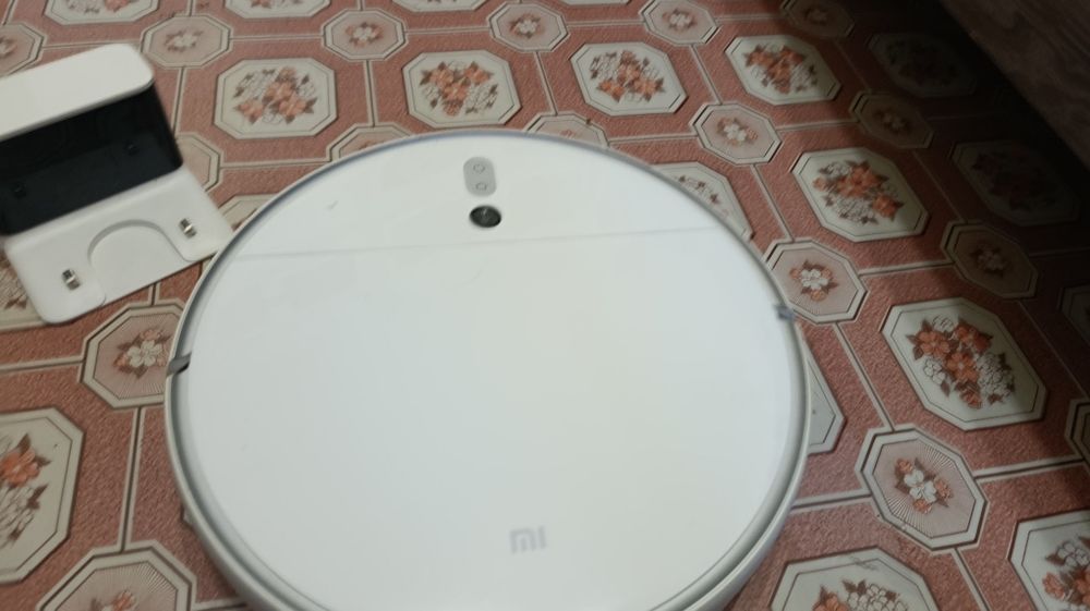 Робот пылесос рабочем состоянии