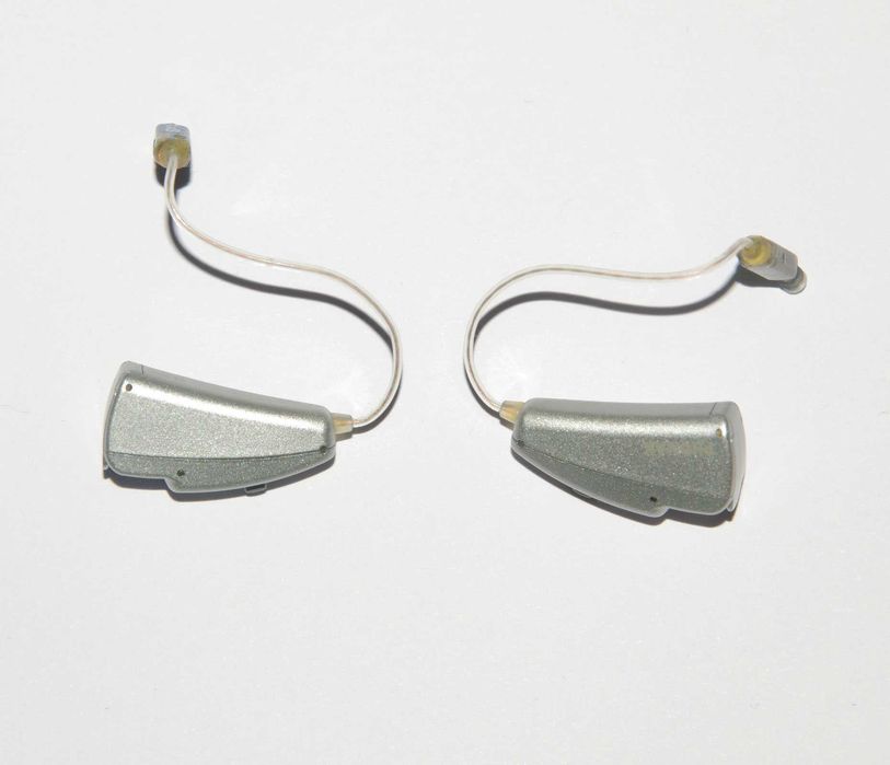 Слухови апаратчета Phonak Audeo Q30 RIC hearing aid, двойка апарати