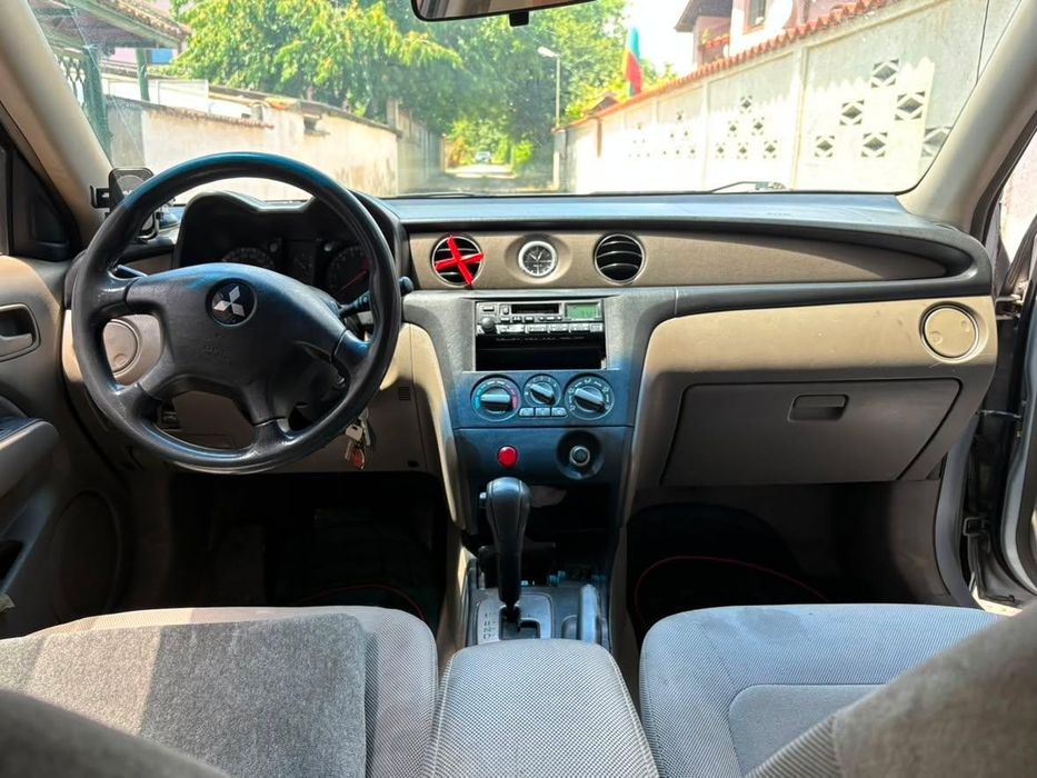 Продавам Mitsubishi Outlander