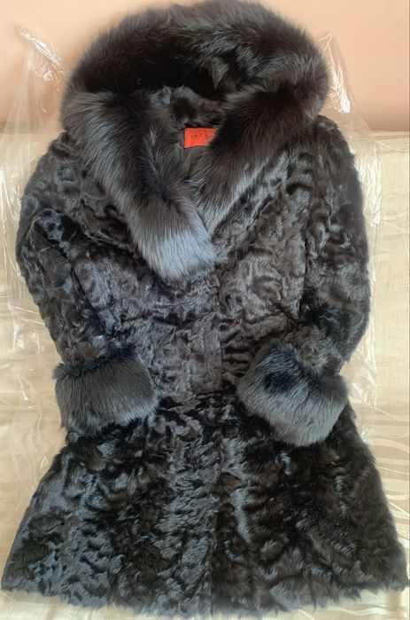 Шуба женская черная