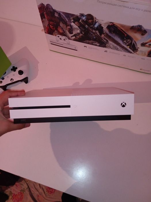 Продаю Xbox One S