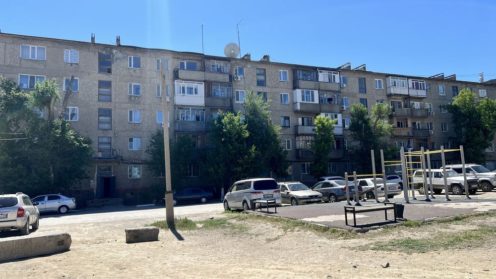 Продается 1 комнатная каартира на 3 этаже, не угловая