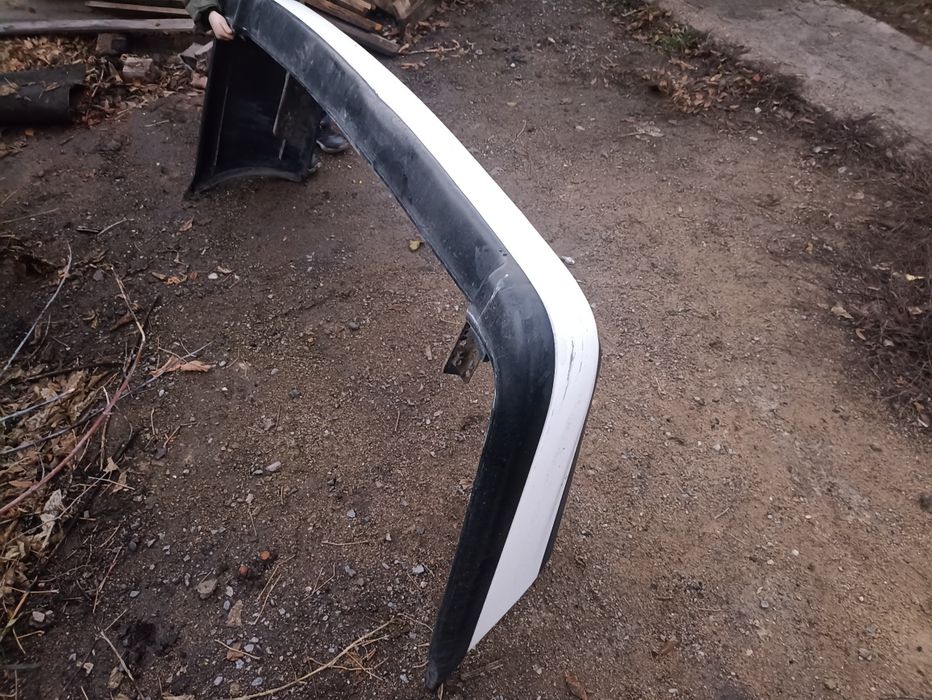 Продам задний бампер на passat b4 универсал