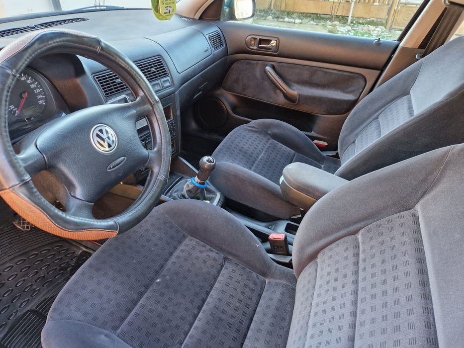 Vand Golf IV, intretinut si fara probleme