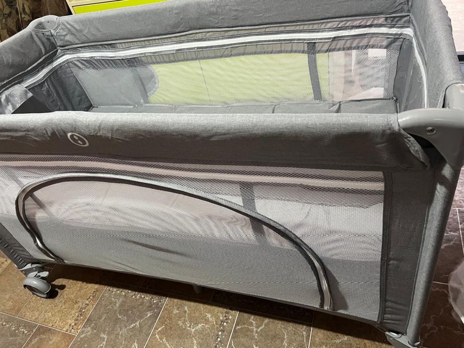 Детский манеж продам