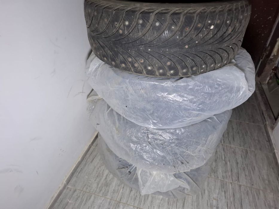 Продам зимние шины