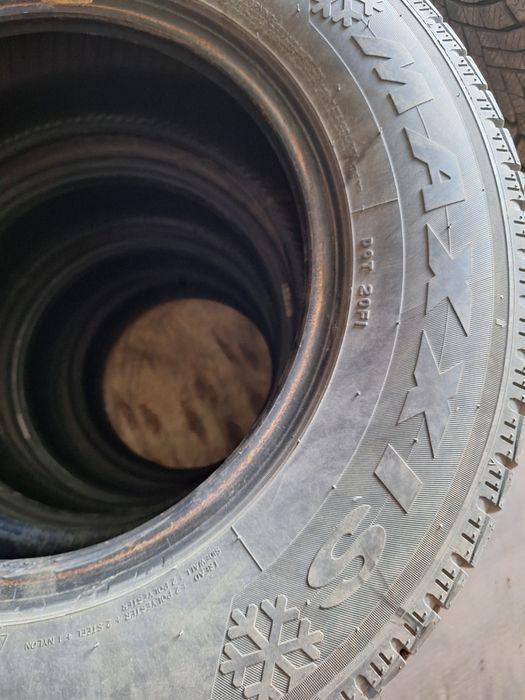Гуми 225 / 70 / 15 C