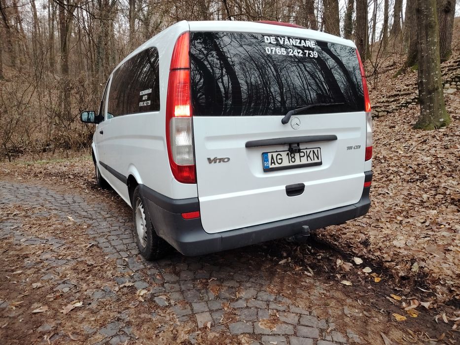 Vând vito 8+1  an 2010