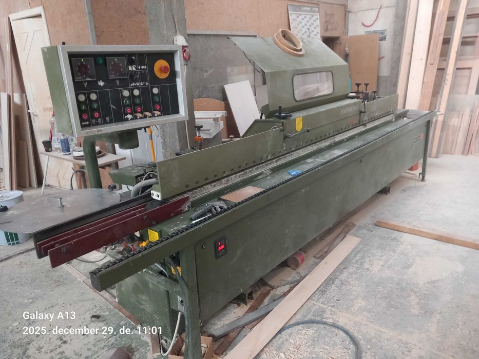 Masină de aplicat cant.