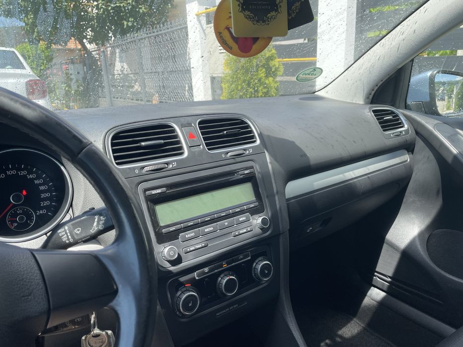 VOLKSWAGEN Golf 2010 — imagine 5
