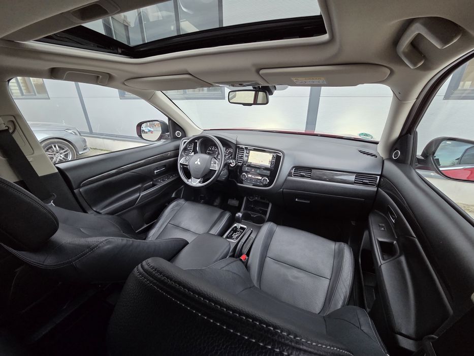 Mitsubishi Outlander 7 Locuri~Full Extra~Instyle~Cutie Automata~4x4 de la Buton~Euro6 Fara AdBlue~2.2DI-D Distributie pe Lant~Motor original Japonez~