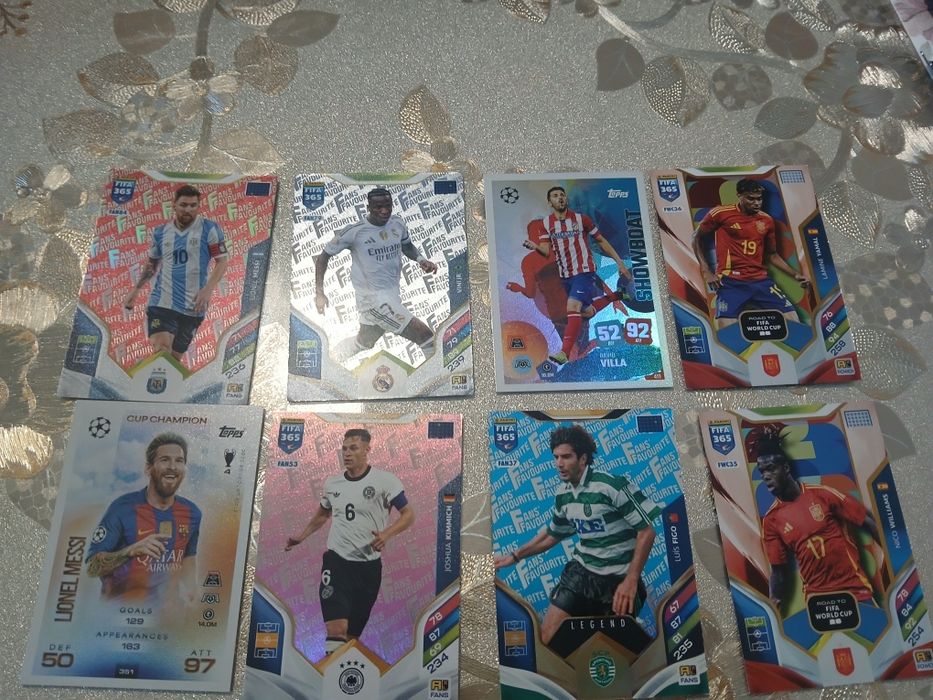 Продавам Футболни карти