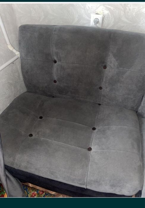 Продается диван с 2 креслами