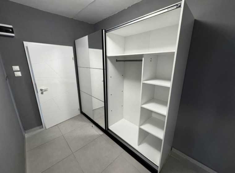 Дава се под наем Едностаен апартамент в София, Дианабад - 50 кв.м за 527.34 € - Снимка #4