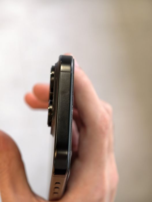 iPhone 16 Pro 256GB Black – 98% батерия, 1г+ гаранция, Перфектен!