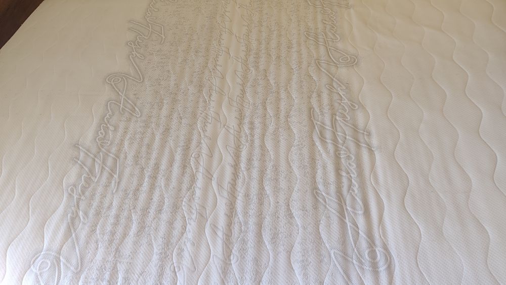 Продавам двулицев матрак