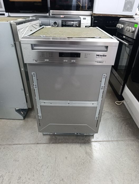 Съдомиялна за полу вграждане 45см MIELE