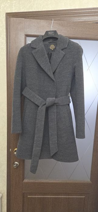 Продам пальто женское 46р