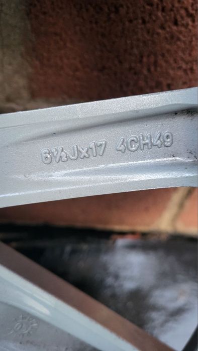 Продам диски с резиной R17