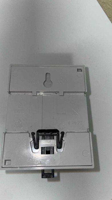 Servomotor de încălzire KNX cu 8 comutatoare