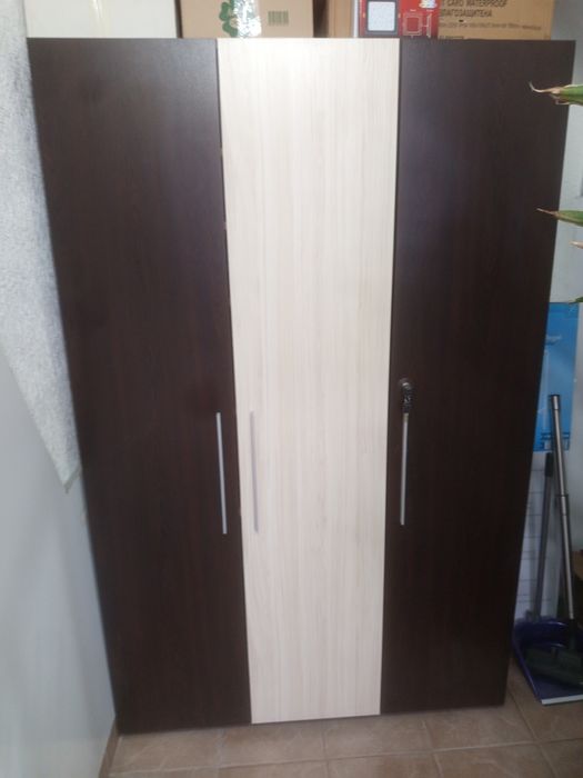 Гардероб Трикрилен