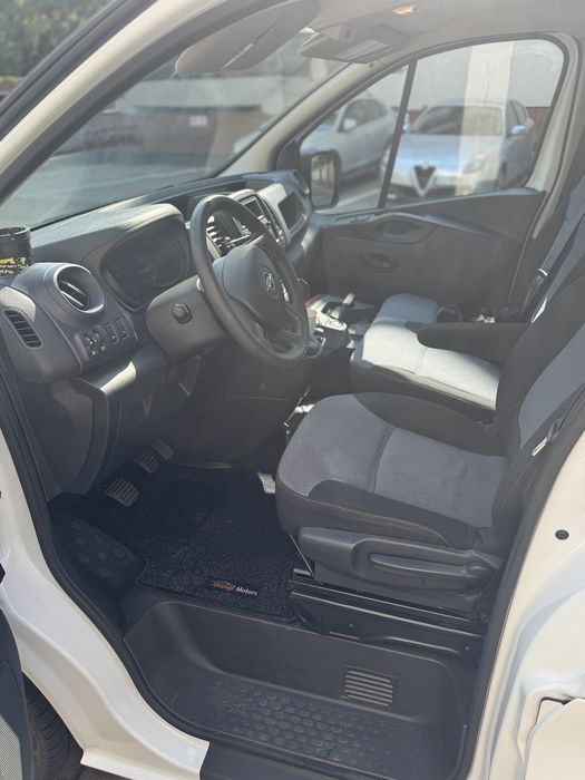 Opel Vivaro 2  long