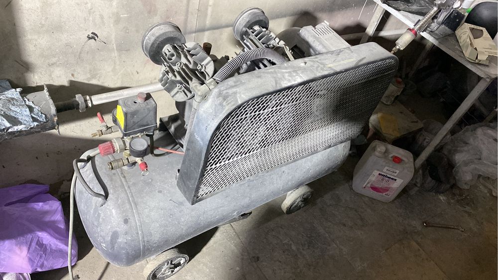 Компрессор воздушный почти новый