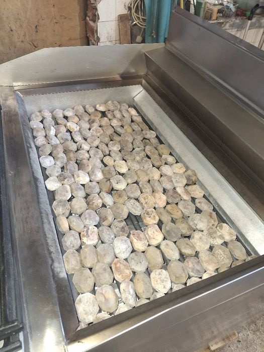 Скара на газ GARLAND с вулканични камъни