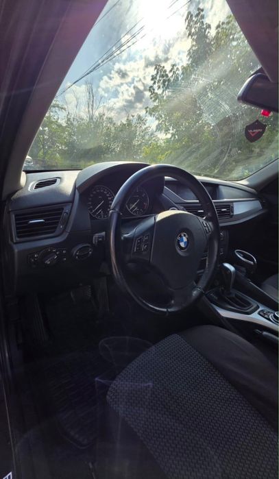 BMW  2011 — imagine 8