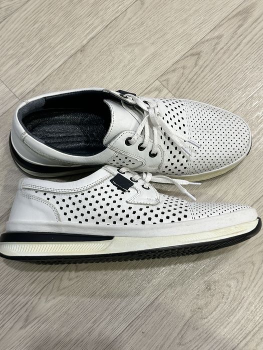 продам кроссовки  осенне-весенние