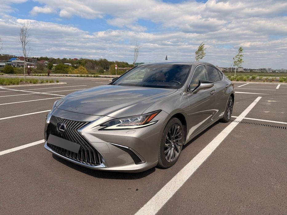 Lexus Seria ES Persoană fizică, vând LEXUS ES 300h / Impecabil