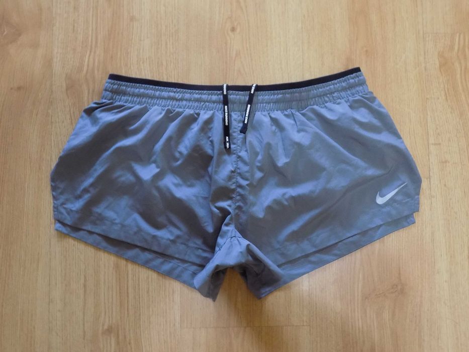 къси панталони nike air шорти клин оригинал дамски спорт крос фитнес M