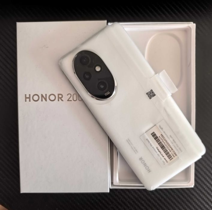 Нов Honor 200 Pro 12/512GB с Гаранция
