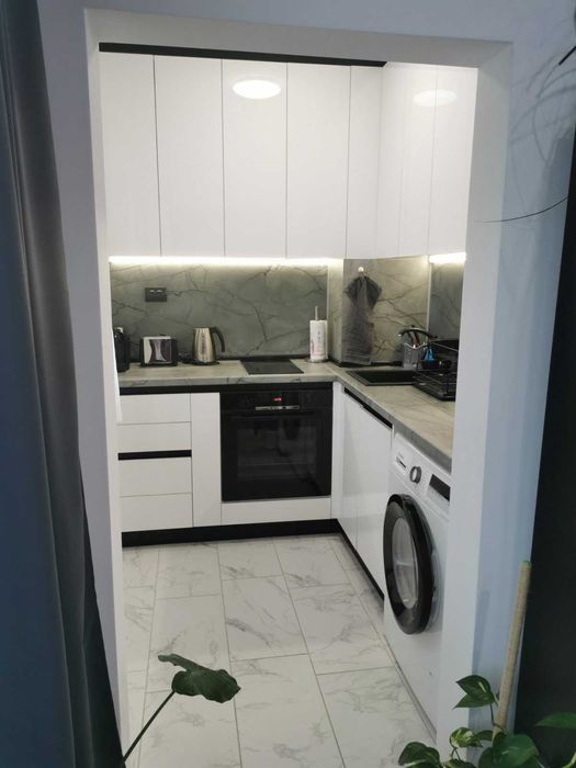 Тристаен обзаведен апартамент в Младост 1-Касабова