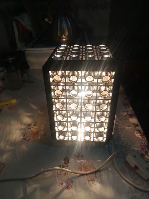 Продам светильник.
