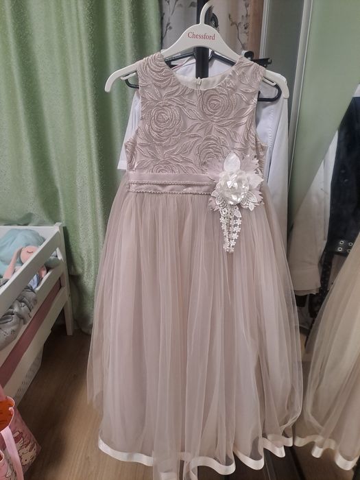 Нарядные платья для девочки