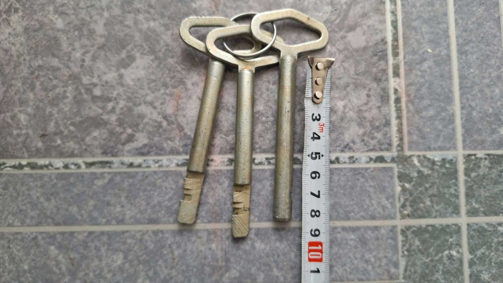 Замок на ворота.